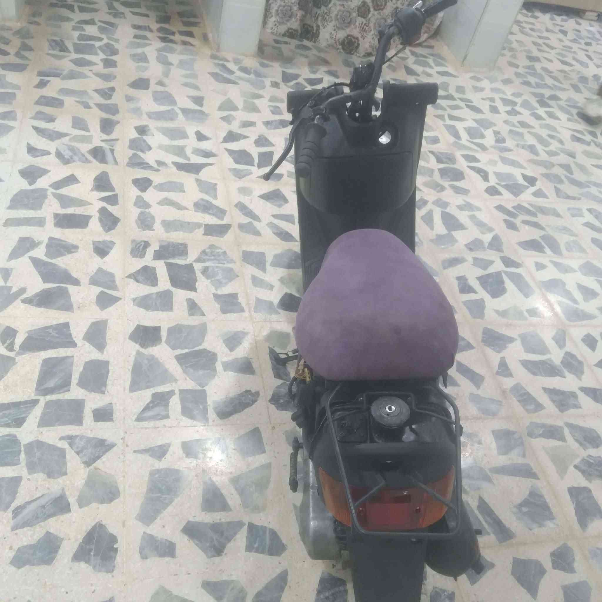 لام عليكم شباب عدي هذه البسون البيع 150وبي مجال الشراي يجي خاص  ماطور امعمر جديد مال روحه وجيه  وهذه رقمي ***********بي واتساب
