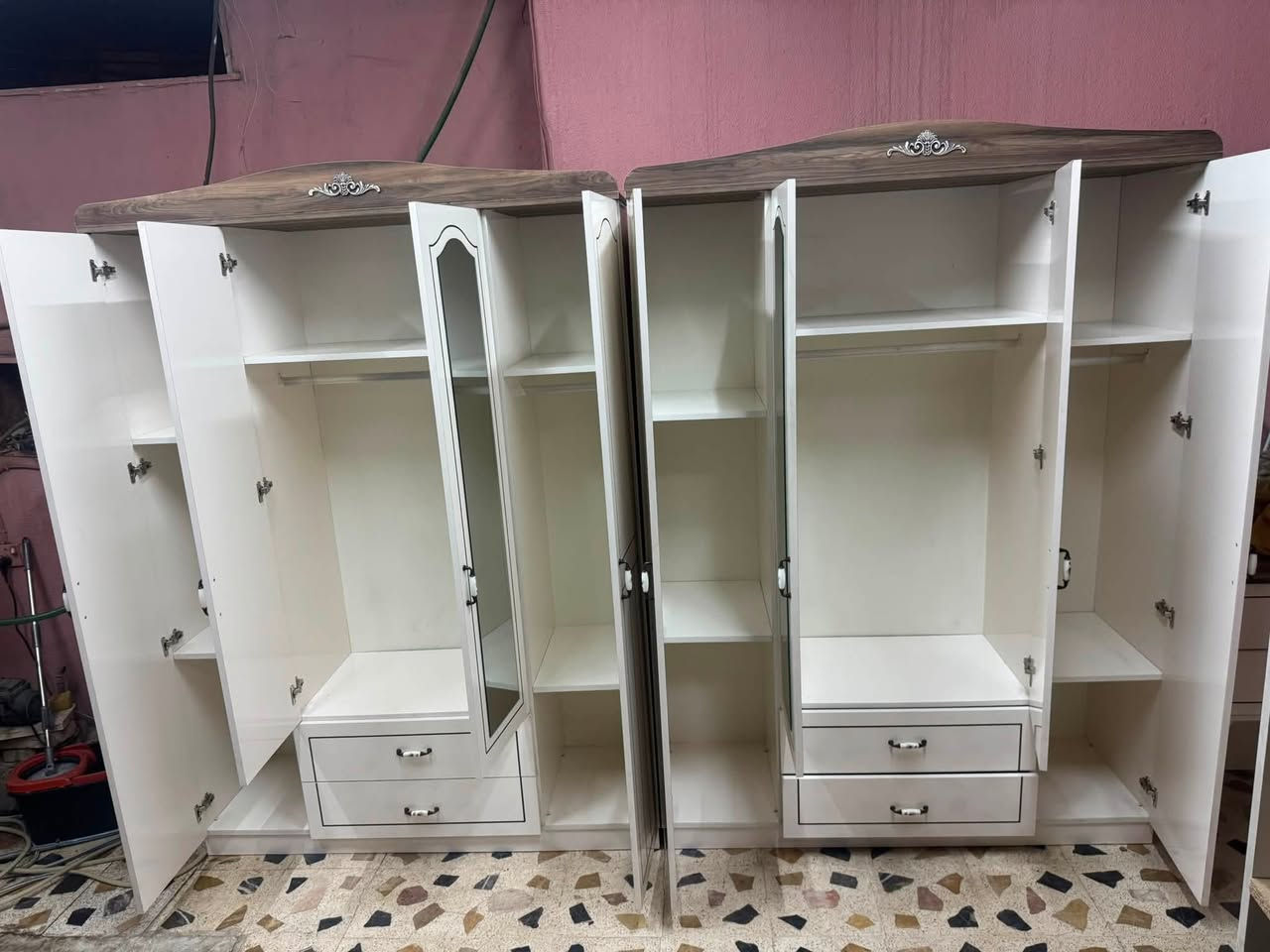 غرفه نوم نفر 6 قطع مع دواشك كنتور 8 ابواب قطعتين نضيفه جدا
سعر 580 الف

عنوان اربيل بختياري

***********  /***********/***********
