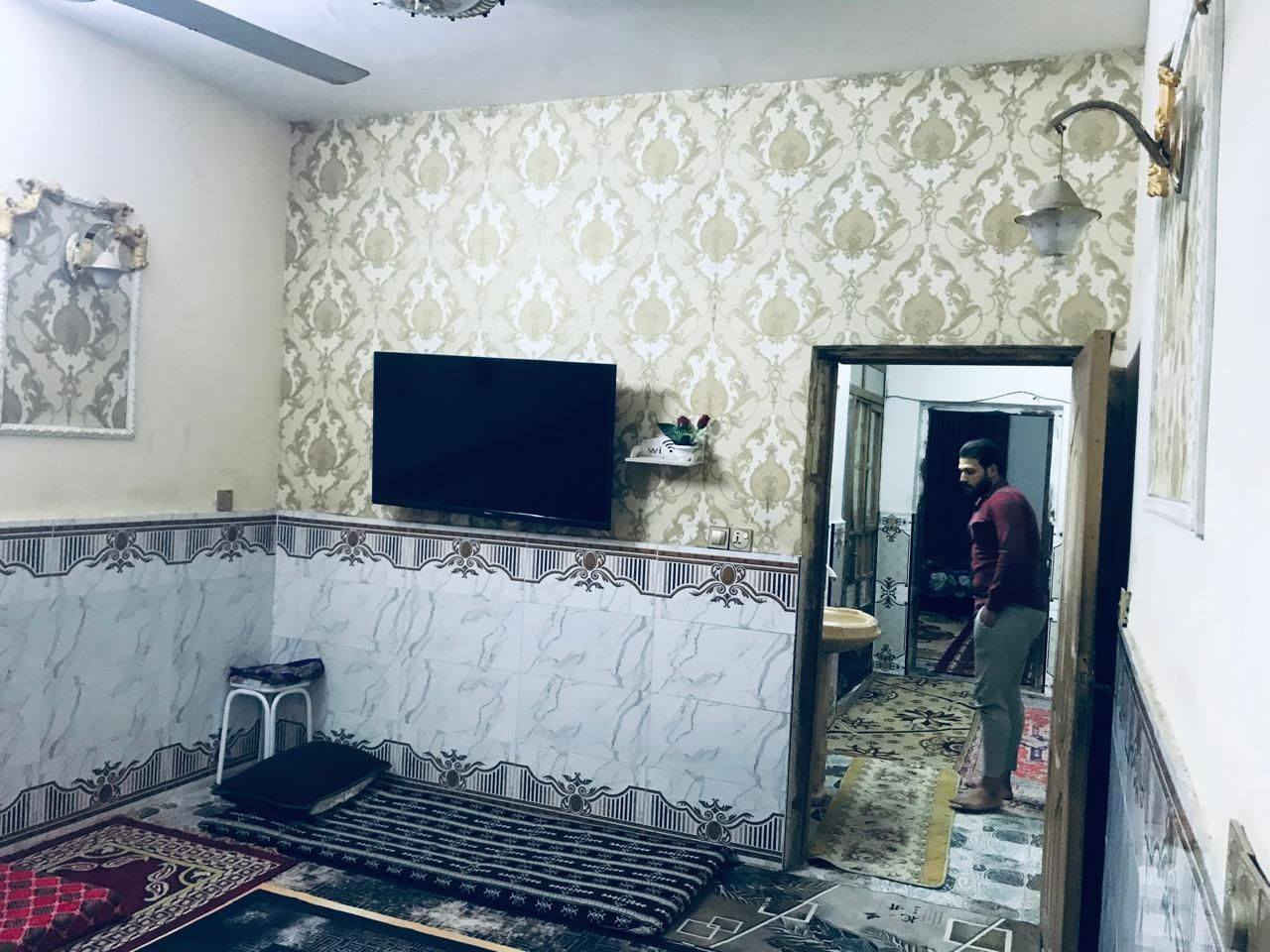 #عرض_دار_للـبـيـع 
دار سكن للبيع مساحته 150(7.5*20) م طابقين يحتوي على صاله ومطبخ وحولي وأربعة غرف نوم وكراج ومنور وصحيات داخليه وخارجيه وكراج سياره
العنوان : بغداد- ابو غريب- خرنابات الجديده قرب جامع عز الدين القسام 
السعر 150 مليون 
للأستفسار أكثر يرجى الاتصال على الارقام التاليه

***********
***********
