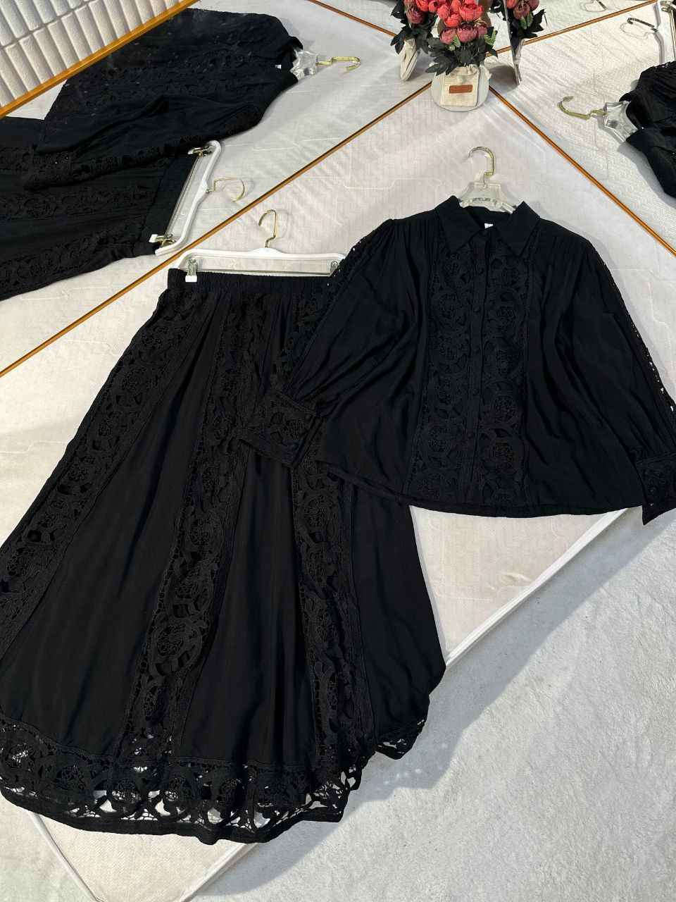 ❤️ ﷽

الكولكشن الرمضاني يبدأ من هنا 💐 

ووصل الجمال وترند الموسم😍❤️

طقم قطعتين خامة ايروبين صيفي تركي

الالوان كما معروض 🎨✨✨ 

قياس   38 40 42 44 46 48 بغداد, العراق


**إذا كنت صاحب هذا الإعلان وتريد حذفه لأي سبب، رجاءا أرسل رسالة إلى الدعم الفني**