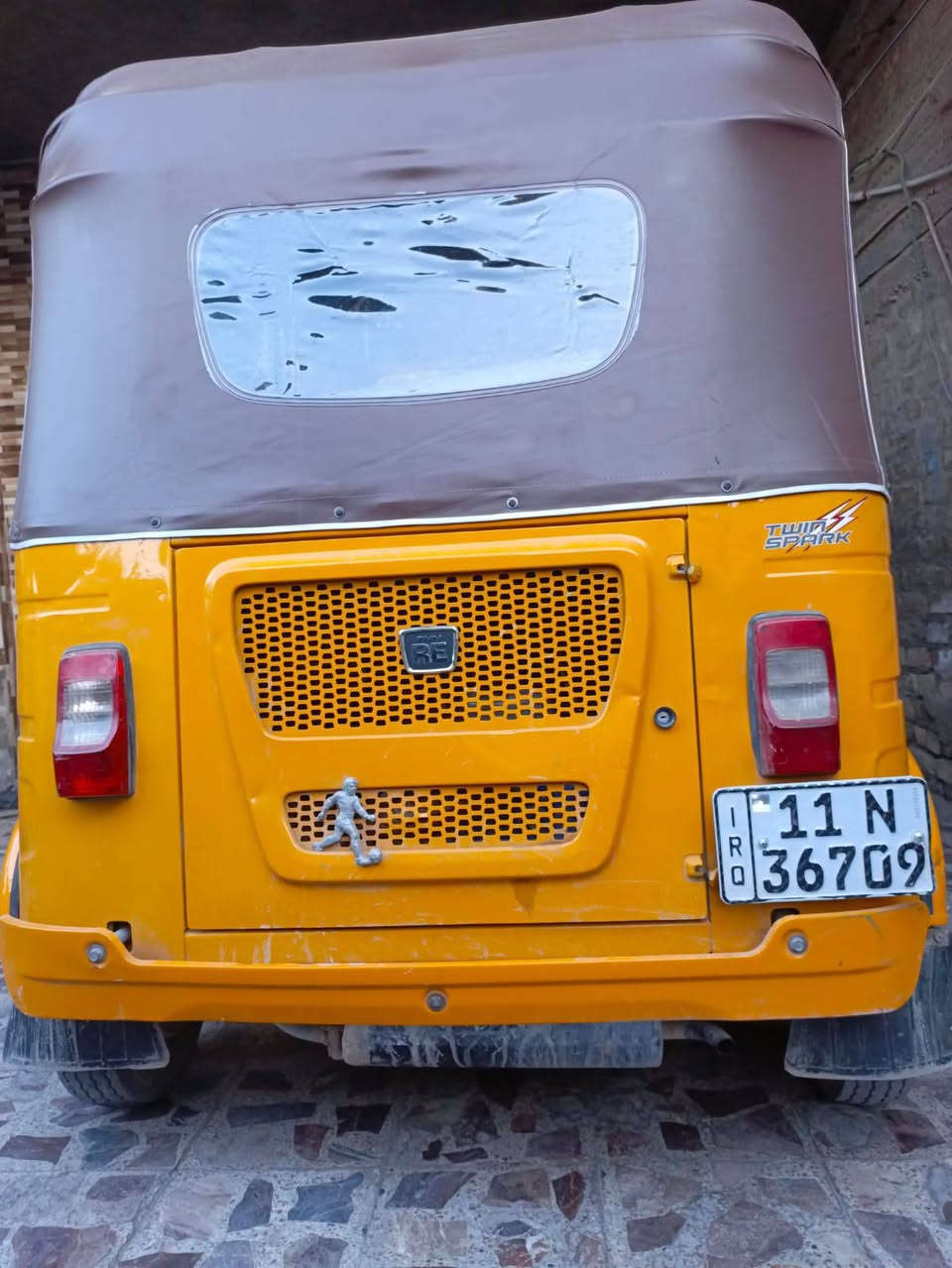 تكتك ٢٠٢٢ مرقم نكليزي بيها ضربه بلغد معمره وحلوه وتجفيت شركه مكان كماليه ***********سعر ٨ و٧٥٠ وليها مجال حق الجيه
