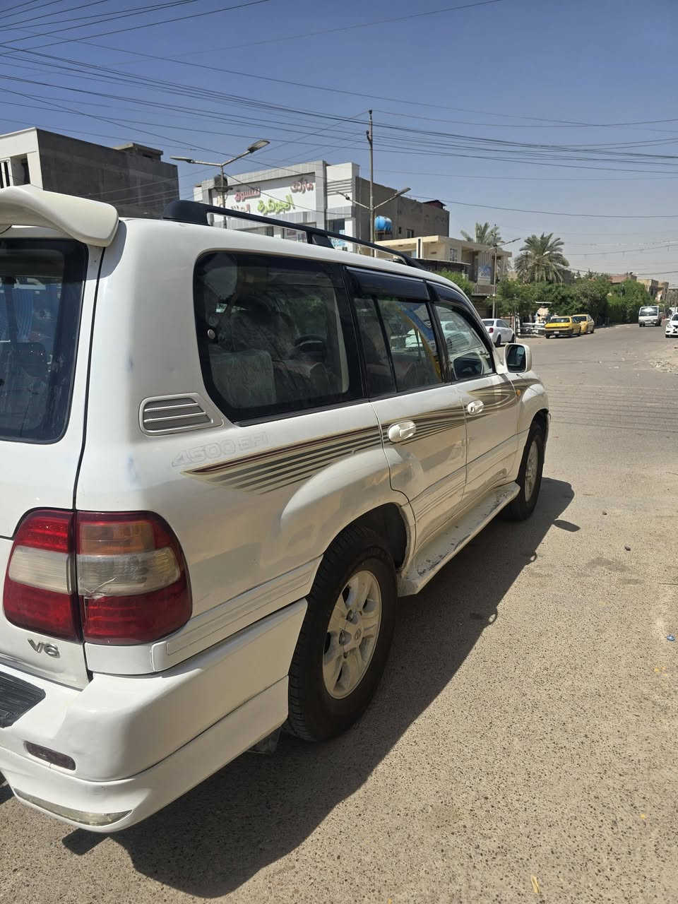 لاندكروز مونيكا موديل ٢٠٠٠ فول مواصفات تبريد ٣ قطع وثلاجه فور ويل كل انضمه شغال دبل تانكي مكفوله من الصبغ بيها بارد بل صندوك بس تخم تاير جديد السيارة جاهزة من كلشي سنويه باسمي سعرها ١٣٥ ومكانها بغداد موبايل ***********

