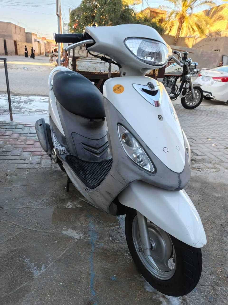 السلام عليكم دراجه ماكس لون ابيض ختم واحد والماكينه دراجه جديده وكرتون ماكينه مقفوله المكان رميثه السعر خاص ***********
