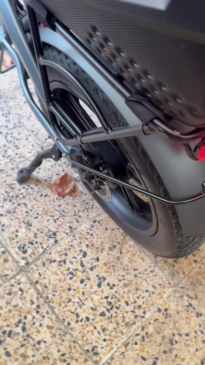 دراجه شحن نوع TXED ليثيوم دراجه جدا مريحه وسريعه جنط اصليه لايت بكلايت كله شغال اي نقص مبيه سعر الجديد مليون و٦٥٠ 
ابيع بمليون وماكو هيج سعر بهيج نظافه مكاني بغداد العطيفيه 
***********
