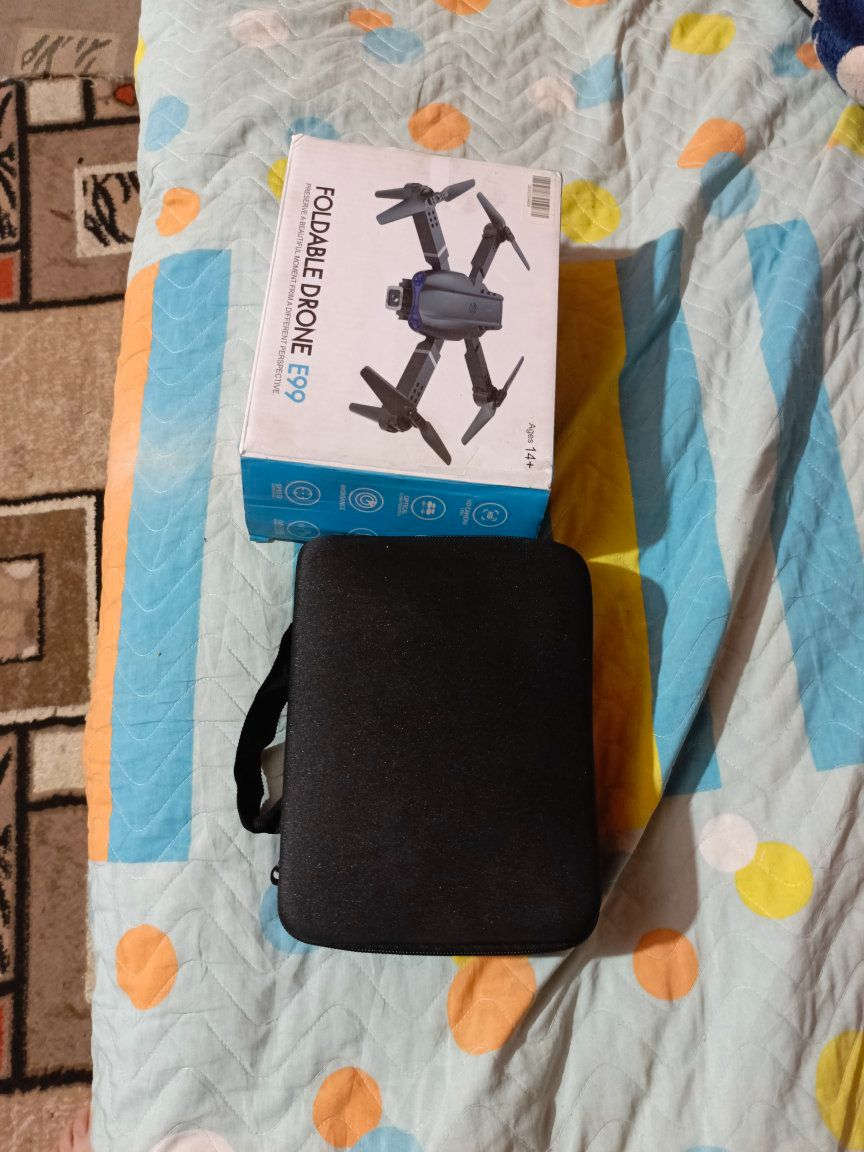 سلام عليكم درون هذا شكله شغال وبي ثباتيه ايطير ارتفاع 500 متر شحن نص ساعه وريش ويا احتياط 
السعر 30 الف بس ماعندي توصيل 
***********
