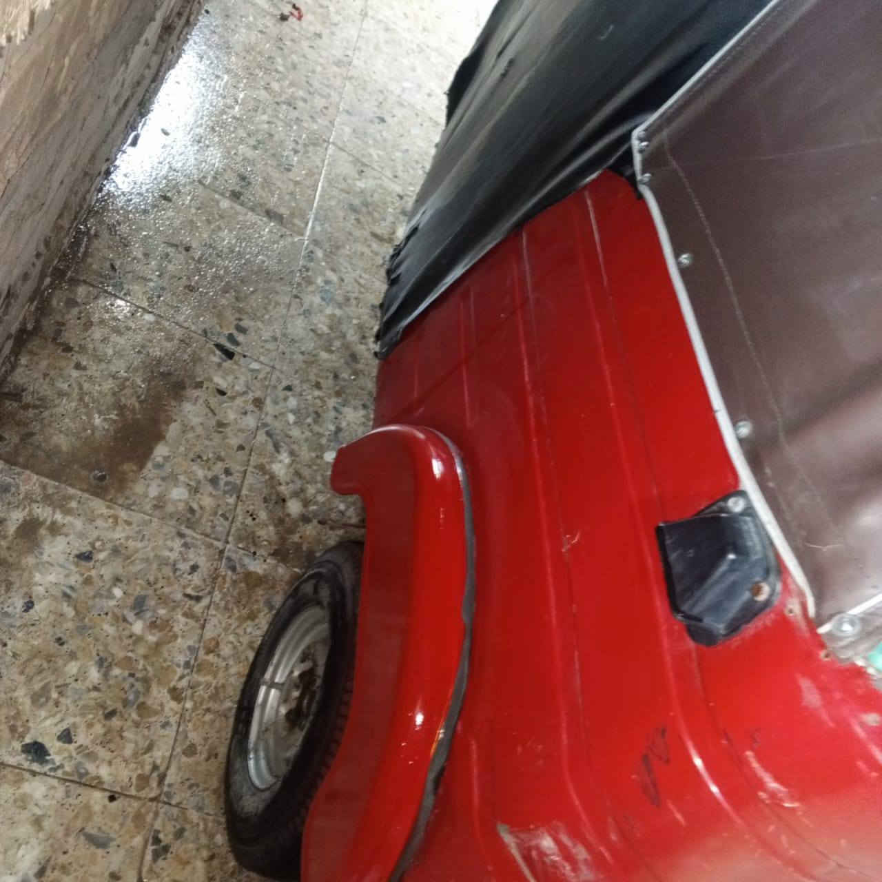 سلام عليكم تكتك للبيع مديل 18 تكتك حلوة بلادية معمرة بس دوس اوراق المصطفى العنوان  الفضيلية السعر 3600 الرقم ***********
