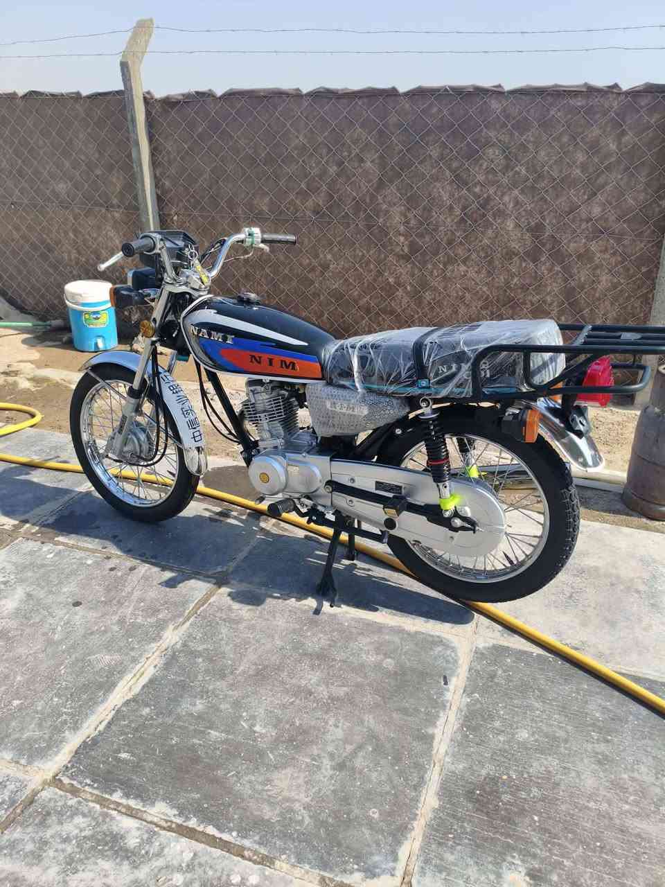 السلام عليكم دراجه للبيع مكفوله محرك برغي ما مفتوح العنوان ديوانيه ناحيه السومر هذا رقمي ***********
