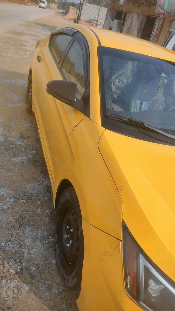 السلام عليكم انتره للبيع موديل 2020 بيها ثلاث قطع وسنويه بسمي وتحويل مباشر سعر  125 وبها مجال بسيط للستفسار على رقم الهاتف ***********
