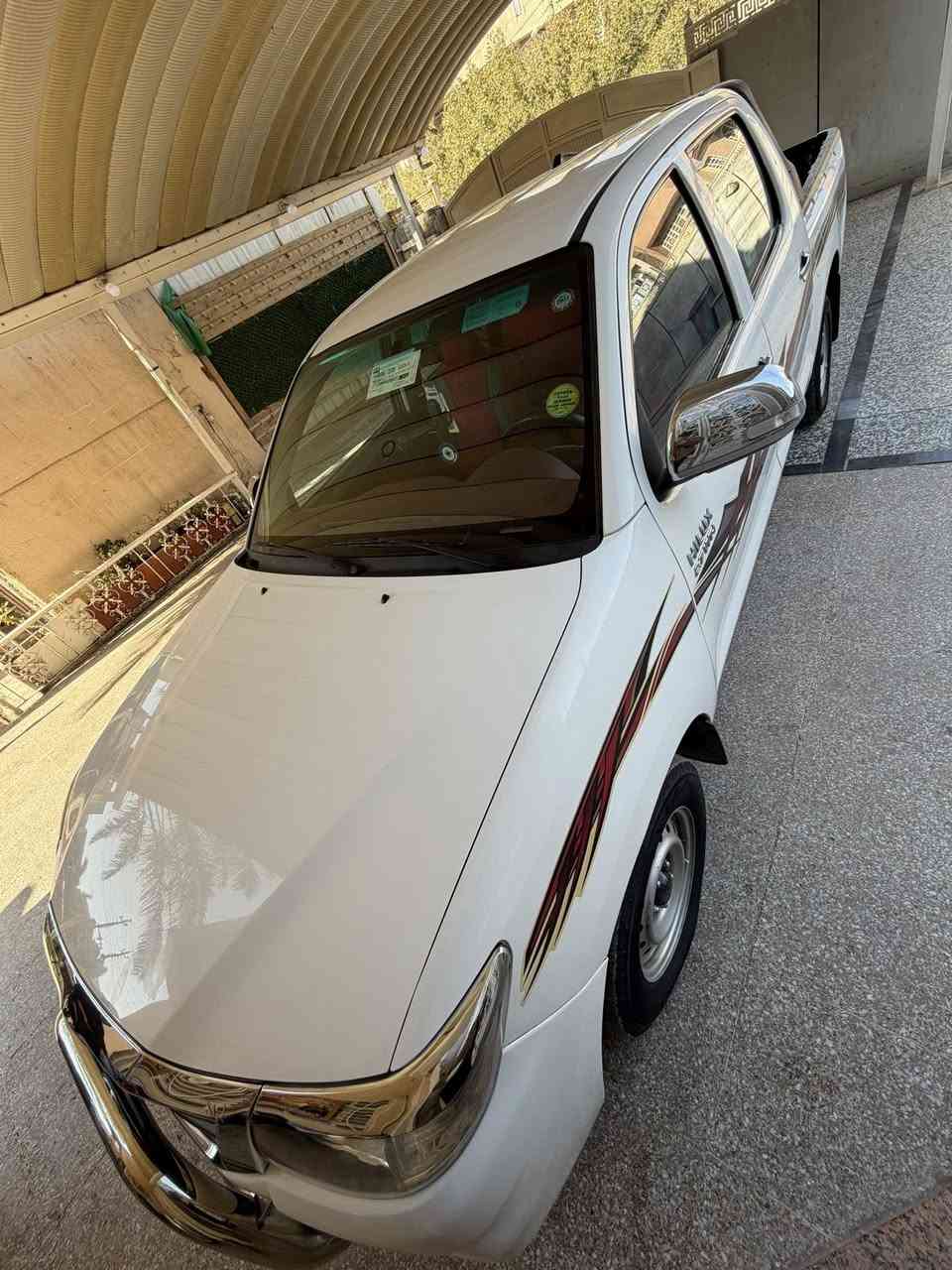 السلام عليكم 🫡 
للبيع 💵
تيوتا هايلوكس 2014 💪
كير عادي سعودي 🇸🇦
مكفوله كفاله عامه والسونار مرفق بالصور سياره بعدهي بحاله الوكاله على ايد وحده من 2014 مال بيت السياره دوشمه ارضيه لايلون قماره دوشمه كشنات تخم تاير دنلوب وصيانه والدهن بشركه تيوته كير محرك بالكارتون زيرووووو السياره بسمي رقم سليمانيه تحويل ثاني يوم 
سعر السياره 200$ شديتين 
اتصال على الرقم ***********
