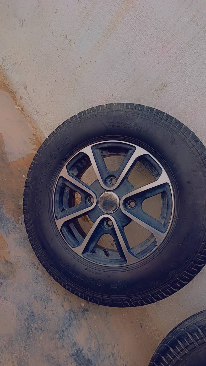 ويل كروم للبيع كامل زوج حجم ١٢كلش حلو سعر ها ٩٠بيه مجال ***********
