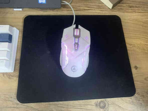 تم التعديل 👇

📌 لابتوب Dell XPS 9560 للبيع

💻 شاشة 15.6” FHD
🎮 كارت شاشة GTX 1050 – 4GB
🔹 الجهاز نظيف جدًا ما مفتوح وما بيه ولا شخط

🔹 يجي وياه:
• ستاند معدني
• ماوس كيمينغ
• ماوس باد
• كيبورد ميكانيكي Blue Switch

🧩 المواصفات الأساسية:
• i7-7700HQ
• رام 16GB
• SSD 512GB
• بدون بصمة
• كيبورد مضيء

🎯 مناسب للدراسة، الشغل، واللعب — أداء ممتاز ويشغل الألعاب بقوة

💰 السعر: 550 ألف وبيه مجال بسيط

📞 ماسنجر أو واتساب: ***********
📍 بغداد – حي القاهرة
🚫 ماكو توصيل
