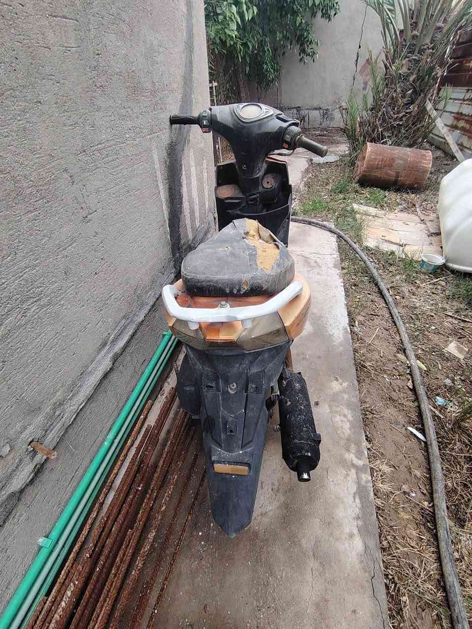 سلام عليكم شباب منرحص مدير لكروب دراجة للبيع كوم حديد دراجة عداد كهربائي  دبلات رياض ويالة رياضي  سعره ١٥٠ عنواني بغداد البياع شراي يتصل ***********
