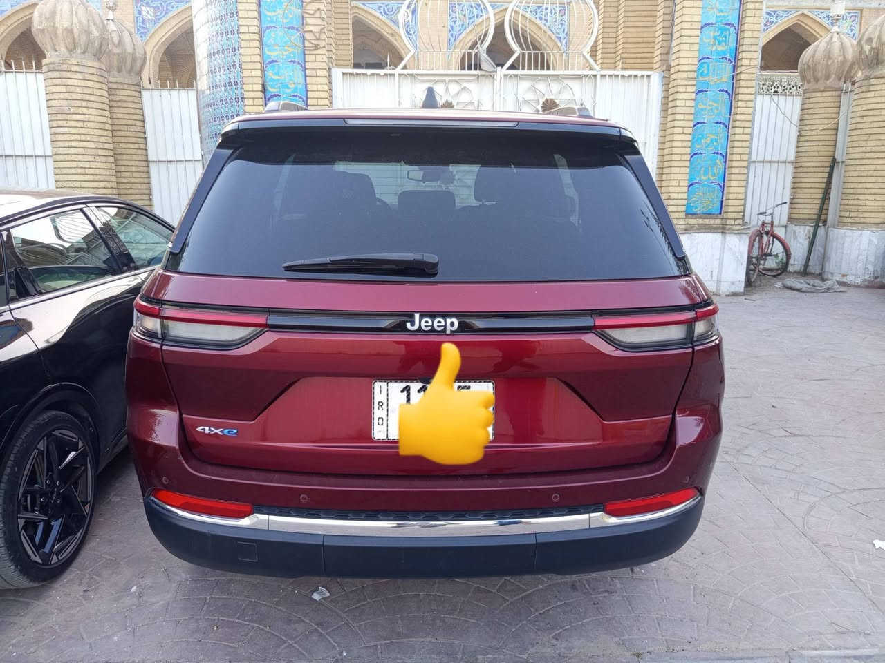 سلام عليكم
 البيع 
جيب شيروكي هايبرد
 موديل 24 
مواصفات فول 
 حادثها جاملغ وبيند وباب يمنى 
تبديل نفس اللون 
مكان سيارة بغداد 
رقم الهاتف ***********
