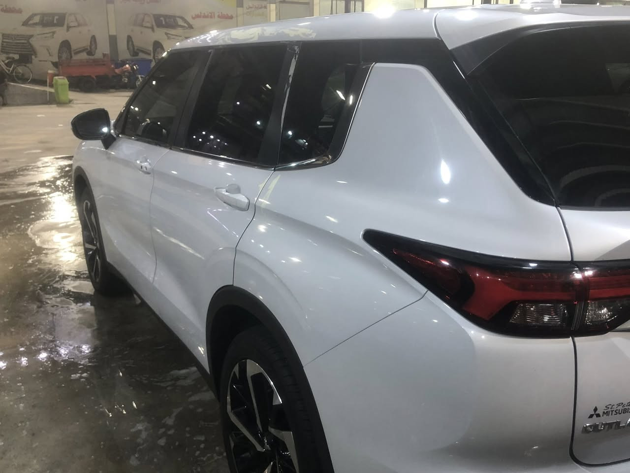 السلام عليكم ميتسوبيشي اوتلاندر2024 السياره تقرير غرق مياه عذبه السياره مكفوله من الصبغ مبدل جاملغ امامي نفس اللون لان السياره متعوره بالحاويه من اجت السياره رقم بغداد باسمي السياره موجوده بالبصره السعر 220  
***********
