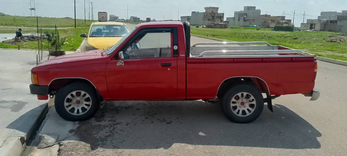 سلام عليكم بيكم للبيع 
موديل 85 
رقم مسطرة 
والسيارة مثل ما موضح بل صور وفيديو والسيارة بأسمي كلشي شرط محرك كير أكسل مصبوخه صبغ عام مكاني برطلة السعر 55 
***********
***********
