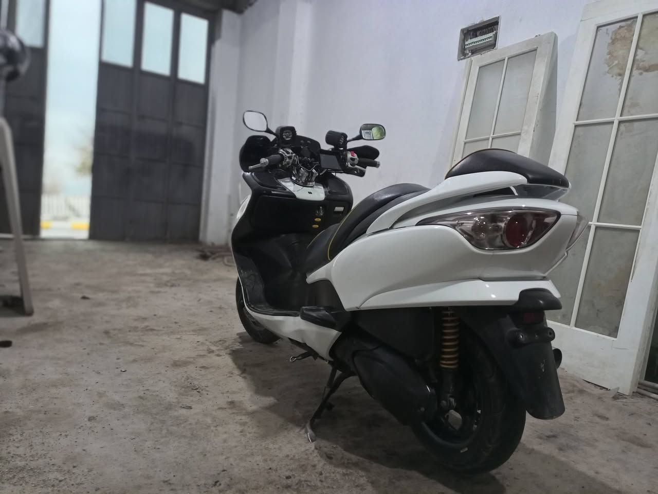 هۆندا فۆرزا ٠٩ یابانی کرستال🇯🇵
گێر و مەکینە و کلاج و کارەبای بەشەرت⚙️
٤ مۆدی ٧ گێر   ⚙️(D.S.M.A)
 رادێتەر و پانکەی بەشەرت ❄️
شکاوی نیە  ماشاء الله لە نزیکەوە جوانترە
لایت زینۆن  نۆزل و فویلپەمپ بیلادی 
 ئیستۆپ و دیسکی تازەیە 
 شاشە و کارپلەی   ستاند و 
Mp3 ٤ موکەبەرە
سالۆنسای سپۆرت
ناونیشان  سلێمانی ***********
نرخی ١٠ گەڵا و مەعلمەلەیەکی برایانە
ئەدمین ♥️
