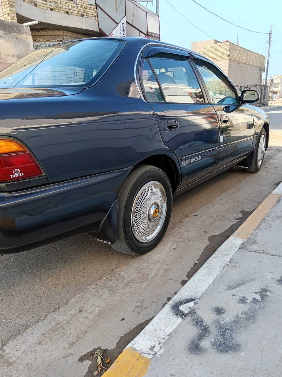 كورلا للبيع موديل ٩٣ رقم بغداد سنويه لل٢٨ تحويل مباشر مكينه كير نضاف مصبوغه عام بدون ضربه سياره جاهزه كهربائيات صدر باور مشط غرفتها نضيفه *********** مكانها واسط
