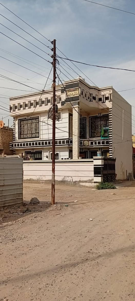 دار للبيع 
المساحة : 100 ركن 10.10
طابو زراعي حق التصرف وكالة ام الصورة 
الموقع : الزعفرانية نهاية شارع المعهد سده الجنابيين 
طابقين
غرف نوم عدد ٤
استقبال 
مطبخ معزول 
صحيات داخلية وخارجية عدد 3
3 مداخل للبيت 
بناء جديد 
خدمات كاملة ماء وكهرباء  ومجاري  
للاستفسار اكثر 
التواصل ***********
