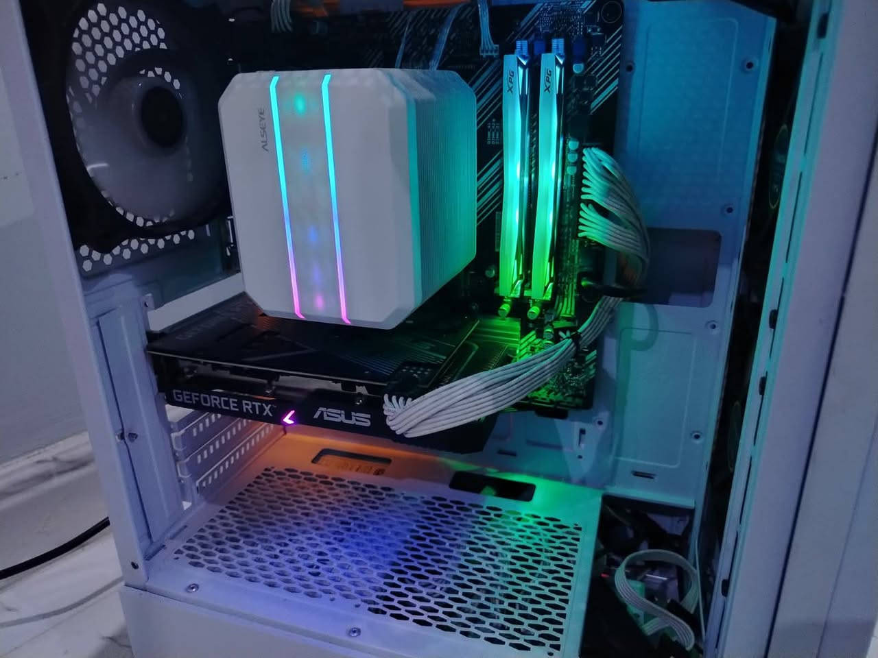 السلام عليكم
تجميعة للبيع
Ryzen 5 5500
Ram 16 3200
B550M-K ASUS
M.2 512 + 265
3060 12G ASUS DUAL
Case gamemax
نظيفة جداً استعمال 3 اشهر فقط و سبب البيع عدم التفرغ
السعر 750 الف
وأيضاً يوجد شاشة مستعملة شهر
MSI MAG 274F 200Hz 1080p
سعرها 150
تحياتي للجميع


**إذا كنت صاحب هذا الإعلان وتريد حذفه لأي سبب، رجاءا أرسل رسالة إلى الدعم الفني**