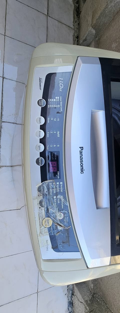 عندي غسالة اوتوماتيك مستخدمة ونظيفة مداخلة تصليح على وضع الشركة ١١كيلو السعر ١٣٠الف للاستفسار الاتصال على 
***********
