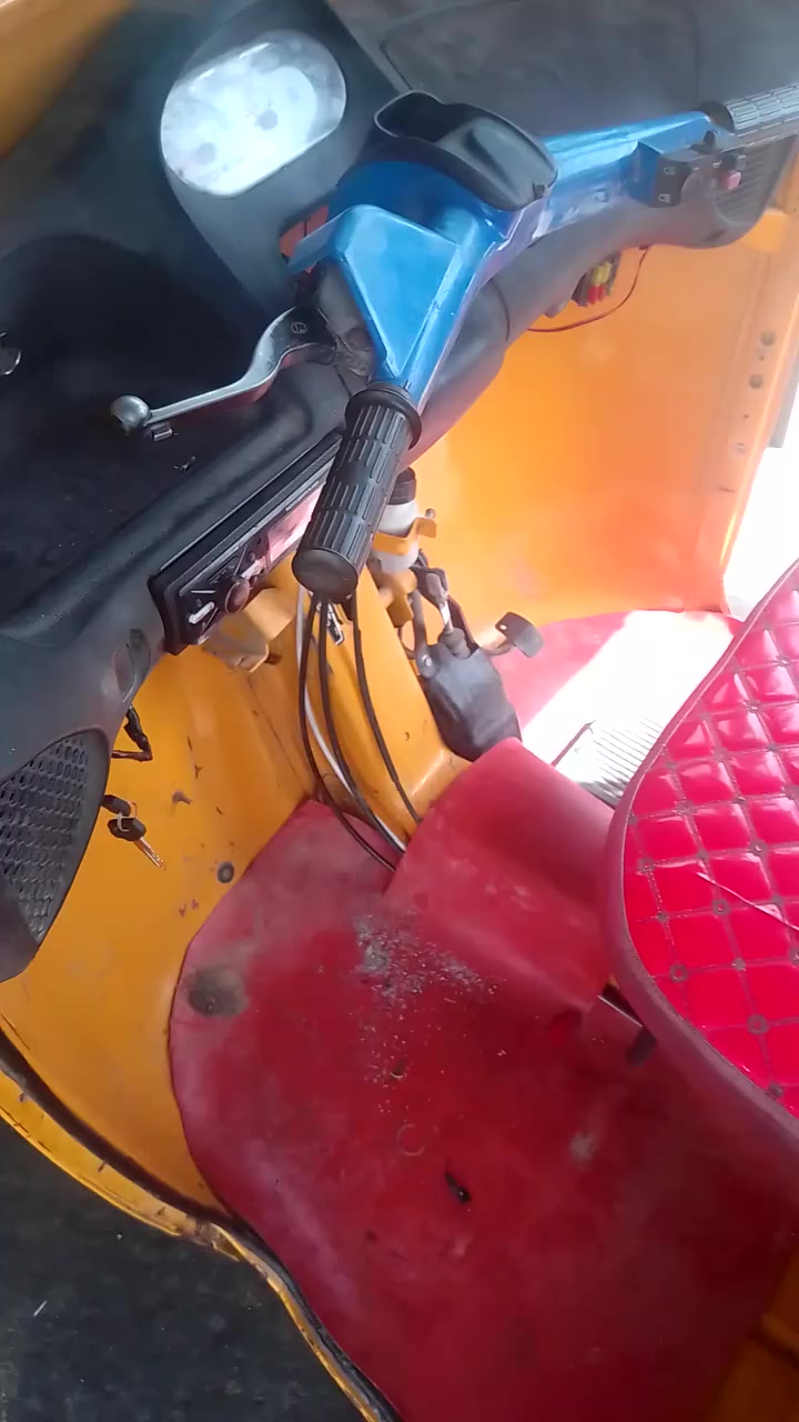 تعلن ورشة وسام الشمري التحوير كافة التكاتك بياجو اتول وتصليح كافة التكاتك باجاج تي في س عروضا مستمره يوجد لدينا تفصيخ بياجو تجفيت كامل 200الف تجفيت نصف 100الف شركة ضمان حقيقي تستلم وصل ضمان مدة سنة يوجد جميع المواد الحتياطية شركة هاي عروض مستمره خلي فقير يشتغل  ولماعنده على حسابي هواي عروض عدنه اذا اعدد لصبح ماخلص اخوتي أوقات عمل من ساعه 8صباحأ لحد 9مساء العنوان بغداد البياع مدخل شرطه الرابعه ورشة وسام الشمري *************************** واتساب مفتوح ماسنجر مفتوح اهلآبكم
