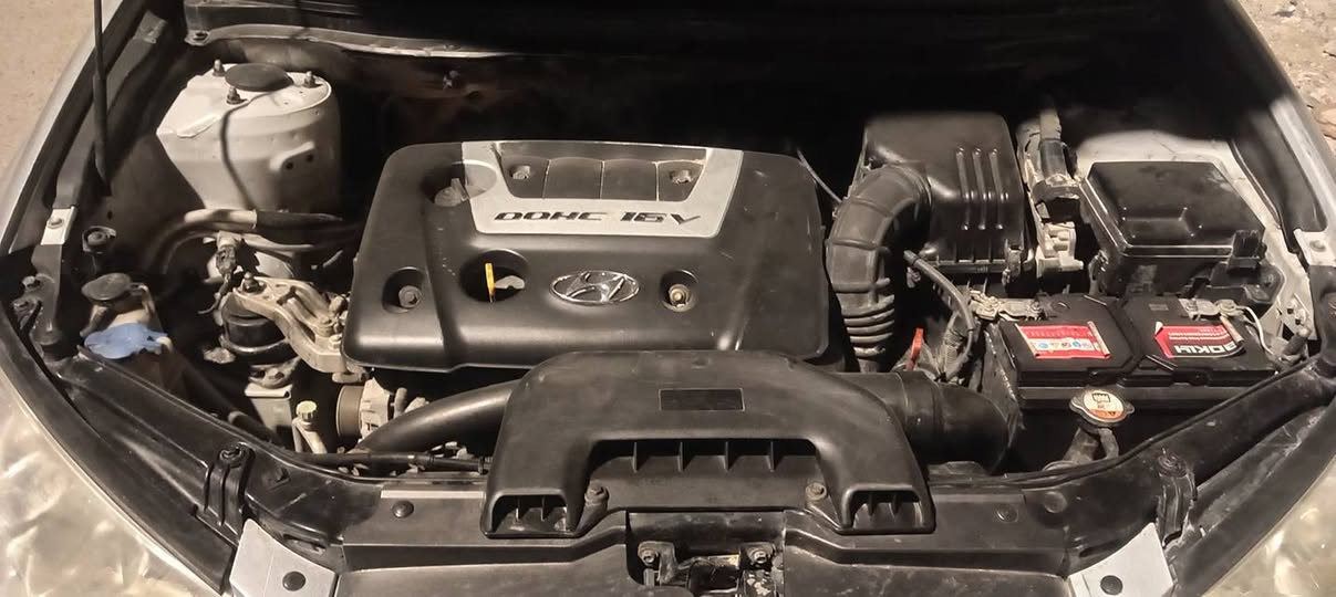 سلام عليكم سيارة ادوات كصة جنطة فول مواصفات ما عدا الفتحة مكينة كير حدادية تبريد النترة السعر 40 وبيهة مجال العنوان بصرة الرقم ***********
