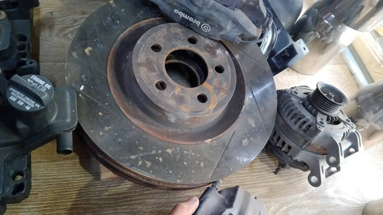 متوفر 
1.وياله دايتونا اصلي وكاله  
2.فجوج 6 بستم تحويرة كامله 
3. شوت موبار وكاله
4.فلنجات خلفية امامي بروميو
5.فجوج خلفية برومبو امامي برومبو 4 بستم
6.درك srt. 14 وكاله
7.سبير طورائ
8.شوته 3600 kn
9.شوته jlt 5700
10.ثلاجة 6400
11.جوينات شوته 6400
12. قاعده فيول بم 20 وفوك اصلي تفصيخ
اي استفسار هذا رقمي
***********
متوفر توصيل
