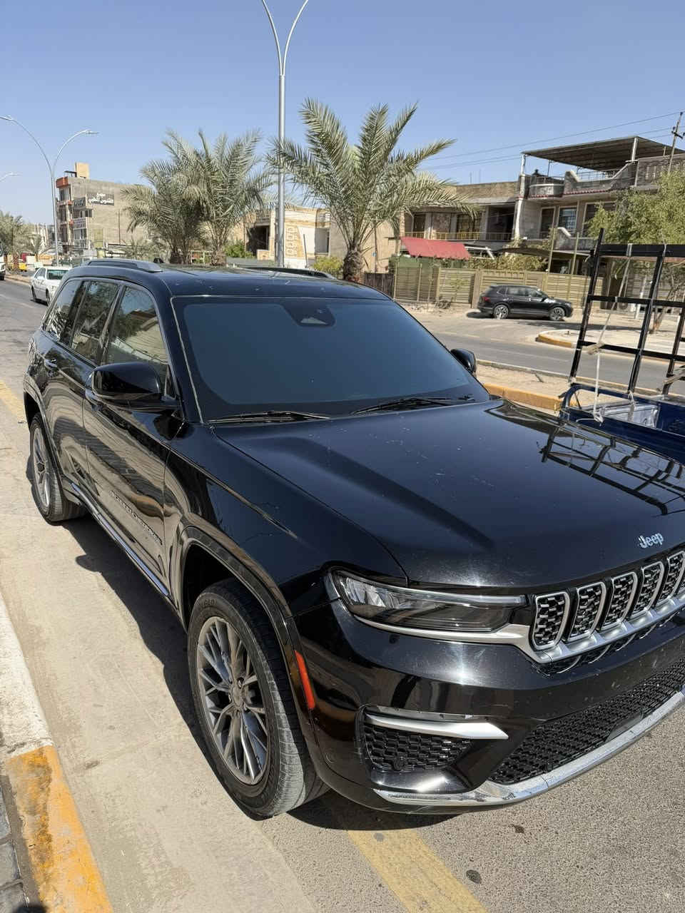 جيب سومت 2023 ( امريكي )
2023 JEEP GRAND CHEROKEE, SUMMIT 

فول مواصفات تو ويل بانوراما 4X2

لون اسود ملكي 

الحادث موضح داخل المنشور 

رقم بغداد 

الموديل : 2023 . (امريكي) .

المحرك : V6. 3.6L .

العداد :46kmالف 

موصفات:

﻿قيادة ذاتية عند المنعطفات.

نضام الصف الالي داخل الكراج. 

نضام الخروج الالي داخل الكراج.

﻿رادار امامي مع مانع تصادم .

﻿نظام الرؤية الليلية.ناضور ليلي Night Vision 

﻿تحذير الخروج عن المسار .

﻿مستشعر نوم السائق مع نظام التوقف الآلي

﻿تحذير النقطة عمياء ٥ .

أناره السومت summit داخل الدواسات 

﻿نظام تحذير عند التقاطعات.

﻿نظام تحذير عند تجاوز السرعة المحددة.

﻿نظام عرض المعلومات على الزجاج الامامي (HEAD UP

(DISPLAY

﻿نظام تقليل الضجيح داخل المقصورة.

﻿إنارة محيطية.

﻿تعديل وضعيات مقود السائق كهربائيا.

﻿مرايا تعتيم ذاتي.

﻿المرايا الجانبية قابلة للطي كهربائيا

مرايا الجانبية فاد

ويل قياس 20 انج .

* سقف بانوراما .

﻿شاشه كبيرة 10.1 انج .

﻿نظام الخرائط (GPS) .

﻿عرض خرائط الطريق على لوحة القيادة.

﻿لوحة القيادة بقياس 12 أنج.

5 كاميرات خارجية مع بخاخات ماء للتنظيف.

كاميرا للمرأة الداخلية.

﻿تصوير حراري ليلي .

﻿المصابيح الأمامية زنون تفاعليه عند المنعطفات . + نضام ترحيب 

﻿كشافات الضباب زنون .

﻿دخول ذكي.

﻿بصمة على 5 ابواب للدخول الذكي.

﻿تشغيل عن بعد .

﻿الصندوق الخلفيي كهربائي .

﻿فتح الصندوق الخلفي مع حركة القدم.

﻿فرش المقصورة الداخلية من الجلد الطبيعي الفاخر.

﻿اضافات من الخشب الطبيعي للمقصورة الداخلية.

﻿ذاكرة لحفظ وضعيات الجلوس للمقاعد الأمامية

﻿مساج للمقاعد الامامية .

﻿المقاعد الأمامية كهربائية .

﻿المقاعد الأمامية تبريد وتدفئة .

﻿المقاعد الخلفية تدفئة .

﻿انارة داخلية LED متعددة الالوان منفصله.

﻿حساسات امامية وخلفية 360درجه .

﻿5 راكب .

﻿مكيف خلفي مع وحدة تحكم منفصلة .

﻿تدفئة مقود القيادة.

﻿مانع تصادم خلفي .

﻿بلوتوث تلفون .

﻿محدد سرعة .

﻿نظام التشغيل والاطفاء الاوتوماتيكي﻿

﻿نظام بريك اوتماتيكي

بعد هواي موصفات السياره نضيف كلش 

حادثها بدون شاصي فقط لغد ايسر مصلح 

الجاملغ الأمامي الأيسر  مبدل ومصبوغ 

تكمه مصبوغه وجزء من القماره اثر روجان البنوراما بلاديه بدون كسر 

بنيد تبديل نفس الون اصلي 

جاملغ خلفي بارد بسيط والبابين الأيمن بيهن بارد بسيط بدون صبغ 

السعر انشالله مناسب 308$ وبيها مجال 

***********

بغداد الدوره
