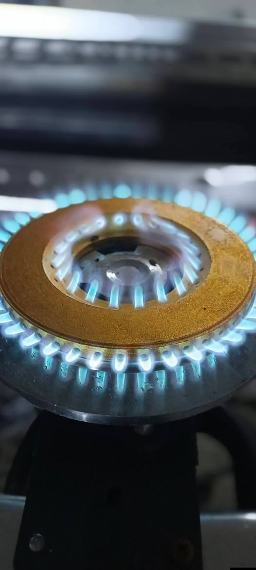 مصلح كافت انواع الطباخات تصل ونجيك البيتك وخلال ساعه يكمل طباخك***********
