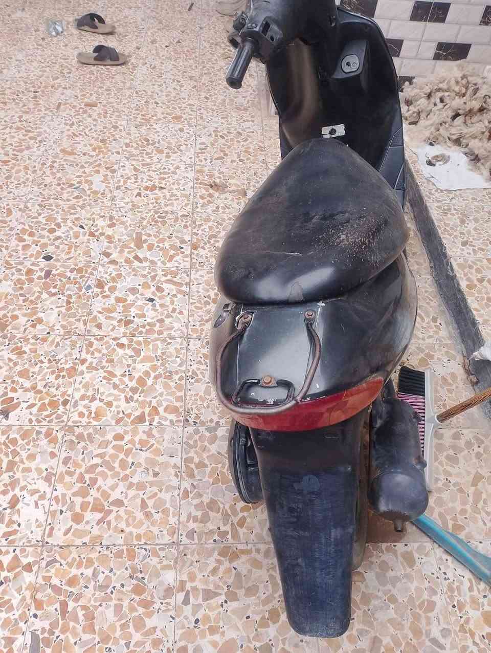ذبانه للبيع نظيفه وشغاله لكن بدون عقل لان نباك
 سعرها ١٠٠ 
مكلف بالنشر صاحب الذبابه ***********
