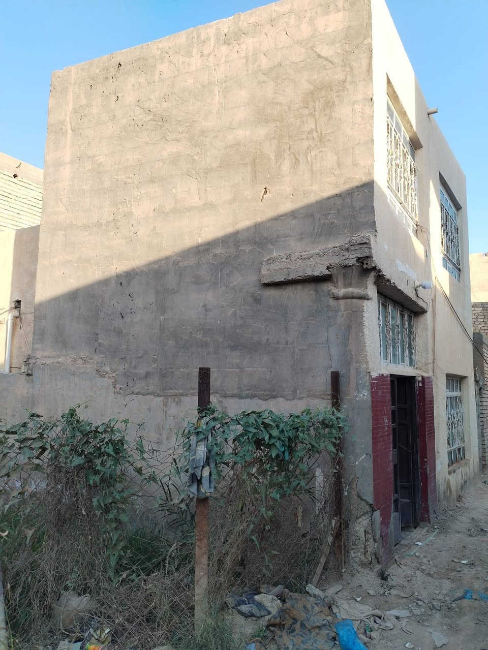 🏡 بيت مشتمل للبيع – طابو زراعي سند 25
📍 الموقع: شارع بيت غضيب
🔹 المساحة: 68 م²

🏠 يتكون من:
* غرفتين نوم
* مطبخ
* مجمع صحيات
* ممر
💰 السعر: على الخاص
📞 للاستفسار: ***********
🏢 مكتب عقار أهالي المسيب
📍 حي المعلمين الثالثة – قرب جامع محمد الجواد
