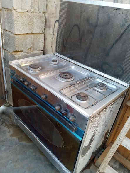 سلام عليكم طباخ كريازي للبيع شغال ما ناقصة شي 5عيون السعر 125الف وبي مجال يوجد توصيل داخل مناطق سامراء فقط***********
