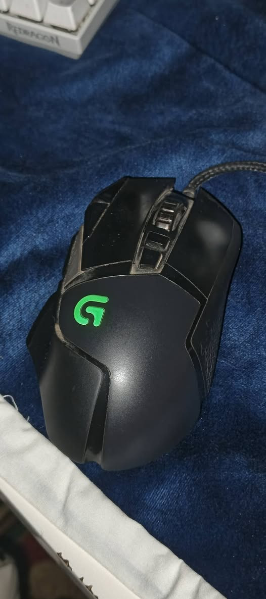 الاكس بوكس سيريس اس: نص تيرا وي جوستكات ثنين السعر : 350
الكيبورد: ميكانيكي عربي انكليزي RGP السعر:35
الماوس: لوجتك 502G السعر: 40
شاحنة بطاريات: نفس هاي النوعية السعر:15
السماعات : اونيكيما ممتازه حيل ومريحة للاذن
السعر: 17
الرقم للتواصل:***********
