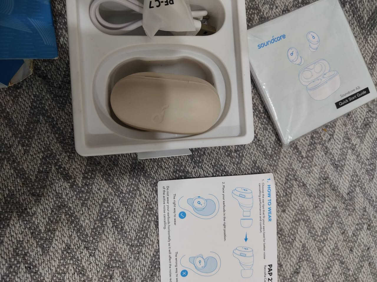 سماعات Soundcore Life A3i اللاسلكية من شركة Anker، وتتميز بتقنية إلغاء الضوضاء النشط.توفر السماعة وقت تشغيل يصل إلى 40 ساعة مع علبة الشحن وتستخدم الذكاء الاصطناعي لتحسين جودة المكالمات ***********
