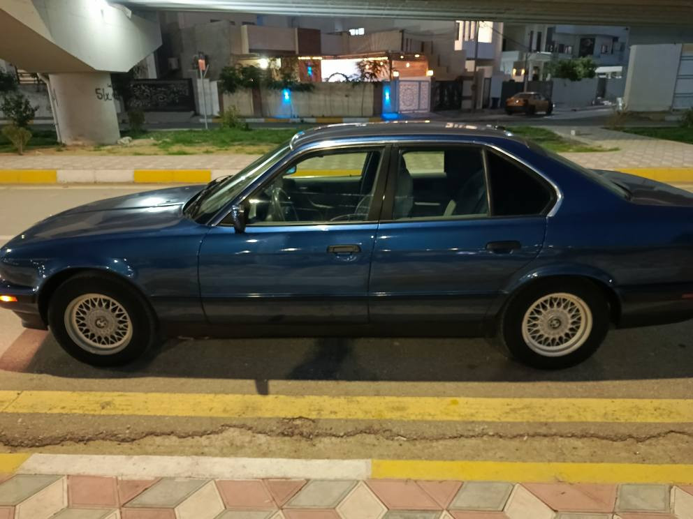 السلام عليكم للبيع بي ام دبليو موديل 93 محرك شرط 525iAكير شرط اصل الفصل بلادي دفتر بنزين بي سنويه جديد سياره بدون ضربه بكم كبس تكمه طرف السكن تعديل بارد شرط لايت زينون اصلي ستيرن ايرباك تجديد سرعه جامات كهرباء سياره احلى من الصوره صدر امامي خلفي دبلات كل جديد  سعر 65 بيها مجال للطيبين شراي استفسار على رقم *********** كركوك, العراق
