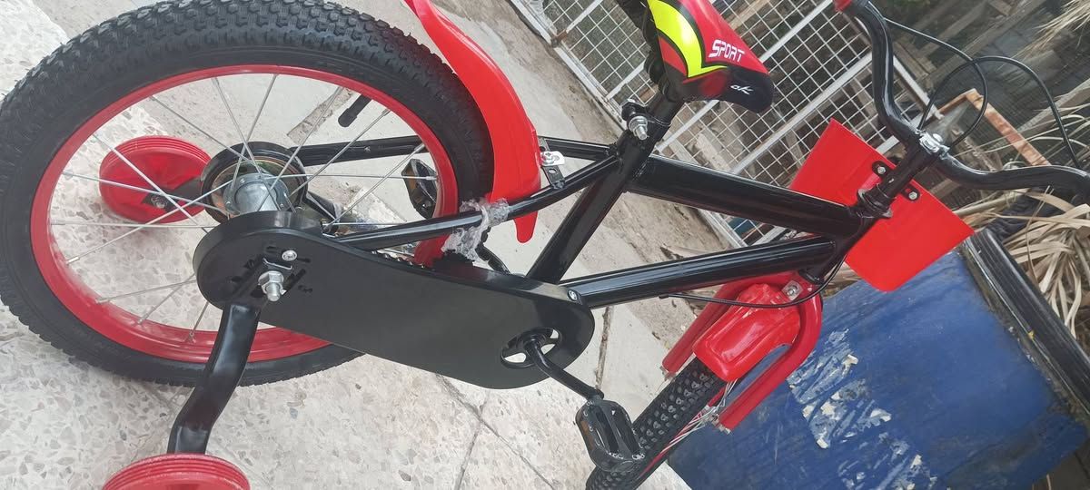 بايسكل جديده توه مشترينه 65 صارله يومين من ماخذينه...  رايدينه50 بالعافيه ع يأخذه...
سبب حجم اكبر من عمر طفل....
 تصال أو ستفسار***********
