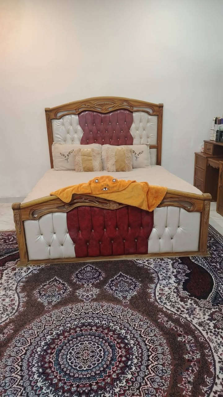 السلام عليكم غرفه صاج للبيع ٥٥٠ نقص المرايات مكاني الغزاليه
رقم التلفون ***********

