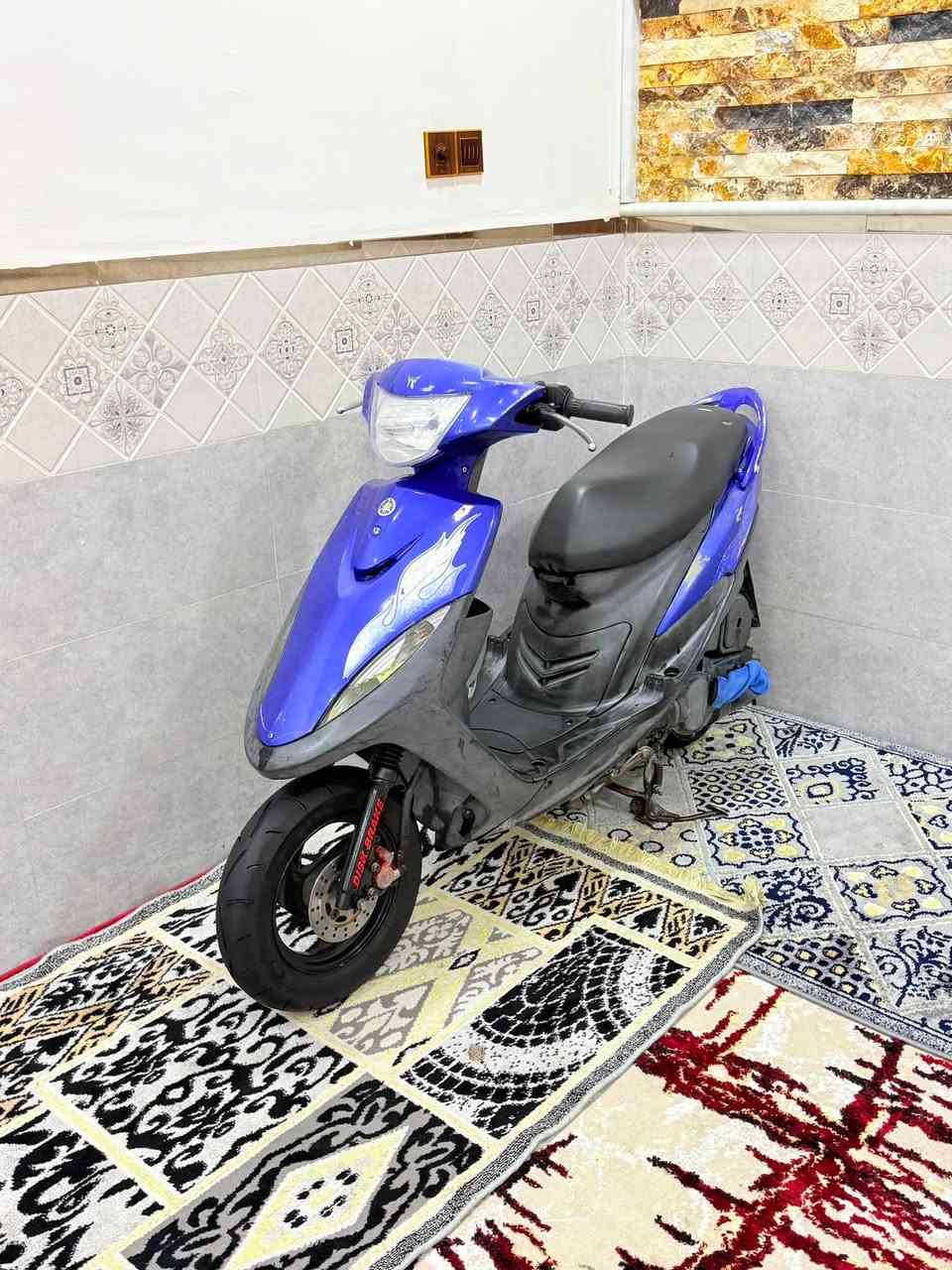 ماكس عدله للبيع
بوشه ٤٩ مكينه بلاد ما مفتوحه 
ختم واحد 
دواخل ملحه 
كهربائيات كلها شغاله 
تايرات جدد
شلعه ومعدل 
دراجه ما مفتوح بيها برغي 
السعر ٩٥٠ وبيها مجال
العنوان طريق كربلاء نجف عمود ٣***********02
