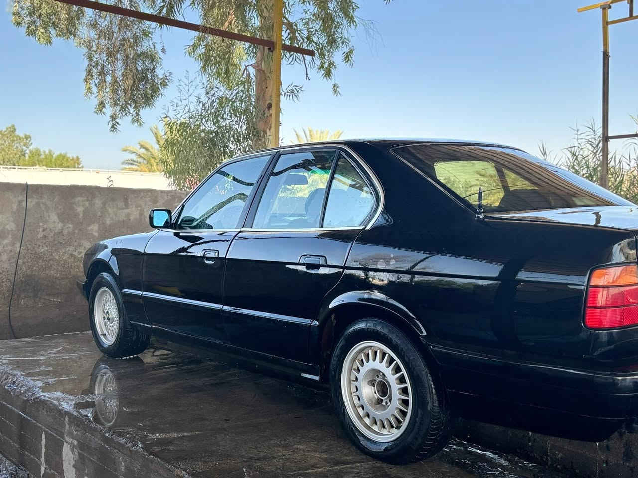 سلام عليكم حبايب
بي ام 525i 🔥
موديل 1992🏁
تبريد ثلج❄️
سياره نصبتها تخبل وبلواقع احله من صور🔥
فتحه سلايت🩵
غرفه نضيفه زينه🫰🏻
سعر السياره (60)وبي مجال 
//بس شراي يراسل 
رقم للاتصال فقط/‭***********‬
