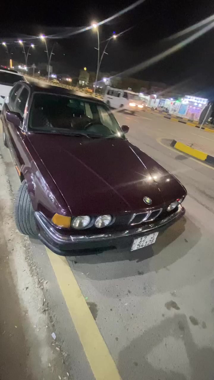 بي ام للبيع سيارة بسمي مكفولة ضربة ومجعون وكص كير محرك شرط لاصرف ولادخان تبريد شغال سعرها ٥٤ بيها مجال اخوان الشاراي يخابرني ***********
