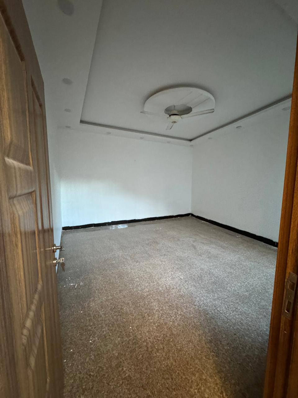 عروض مكتب انوار  الخير
دار للبييع حي تعليم مربع الكارتوني مجاور معهد تقني وتعليم
مساحه ٢٤٠ متر 
طابقيين  بناء  درجه اولى
طابق ارضي استقبال ومطبخ 
وهول وغرفتين نوم وصحيات
طابق ثاني ٣ غرف نوم وهول وصحيات 
دار فارغ  استلام فوري
وسعر مناسب 
سند زراعي بي كرت بلديه 
مراجعه مكتب انوار الخير
مجاور البناء جاهز  مقابل باب الكمرك
***********
*********** ابوعمران
*********** ابواحمد
