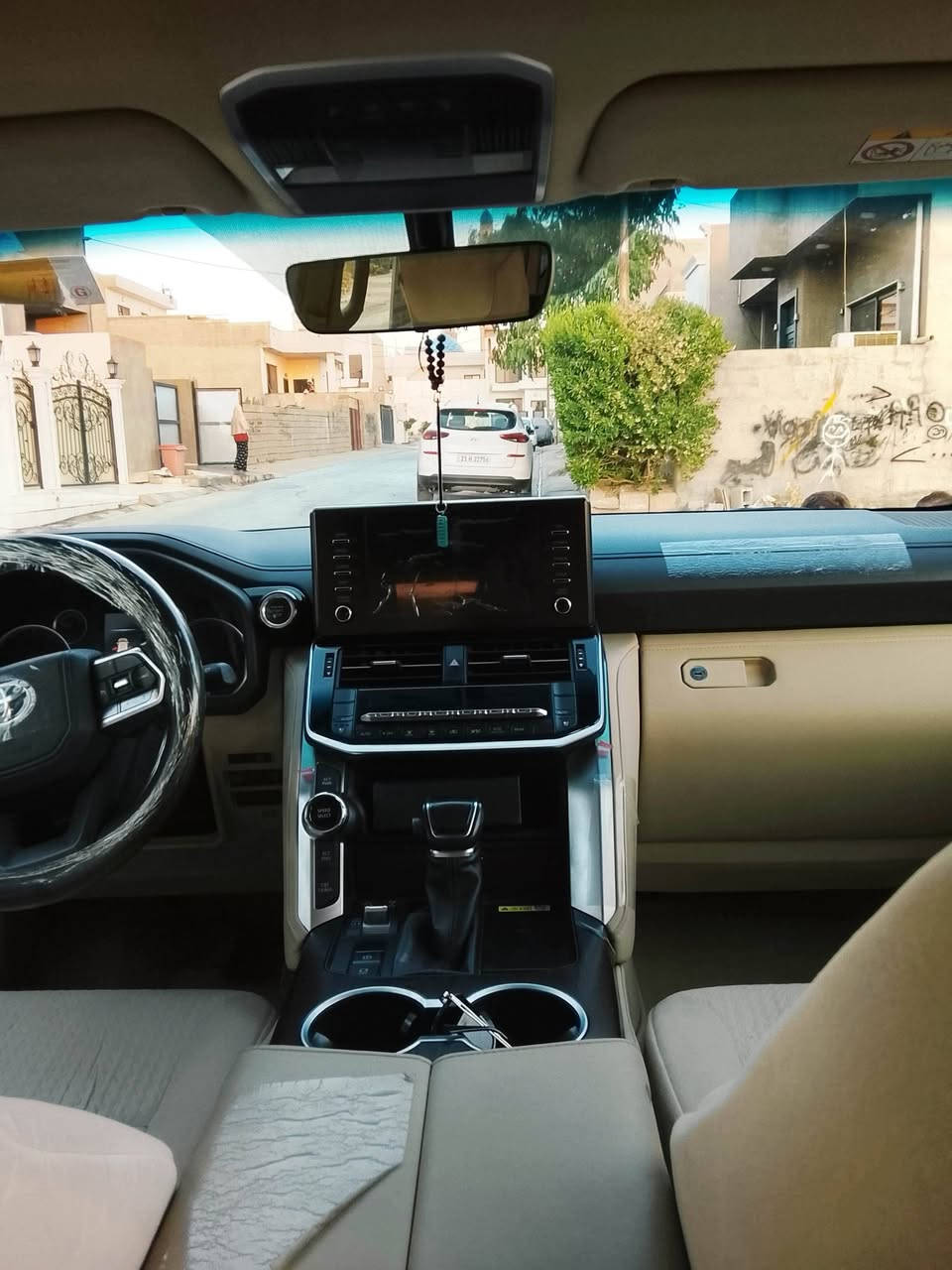 لاندکروزر gxr لمیتد شرکە جهان مودیل 2023 ماشی 53 بدون سبوغ بدون بارد سعرە670 رقم ***********
