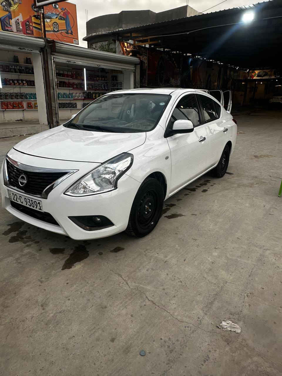 سلام عليكم للبيع نيسان سني هندي العطر الجديد مديل 24 كفاله عامه لاضربة ولاصبغ بيها شخط بالباب خلف السائق ورصعه بدوسة كلش صغيره غيرهن ماكو  رقم اربيل ماشيه 55 حقيقي سعرها 127 وبيها مجال مكاني البصرة ***********
