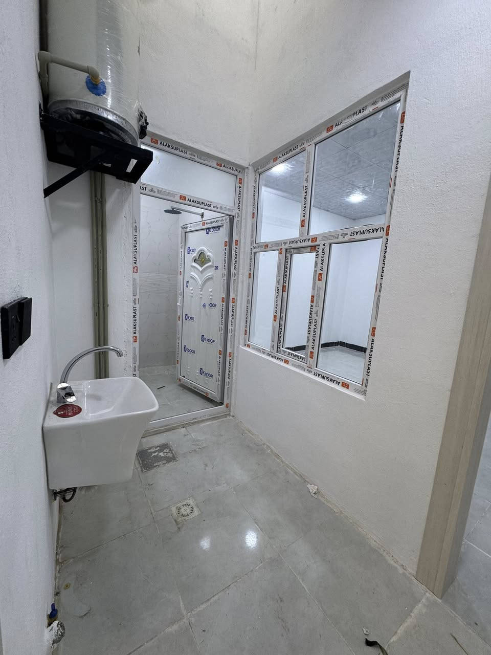 عقارات ئەحمەد — ماڵێک، بڕیارێک، دڵنیایی
💰 تەنها ٣٨ ملیۆن و مامەڵە💰

ناونیشان : شۆراو - نزیک مزگەوتی رەحمان 
رووبەر :١٠٠متر

📍 ناونیشانی عقارات ئەحمەد:

شۆراو، جادەی ئەسواق سامان، نزیک جیهان مۆڵ / بەرامبەر خانووە فیرعەونییەکان

📞 پەیوەندی:
ئاسیا: ***********
کۆڕەک: ***********

لەگەڵ عقارات ئەحمەد، ماڵ دەهەڵبژێریت، بڕیارێکی دروست دەهێنیت، و بە دڵنیایی مامەڵە دەکەیت.
