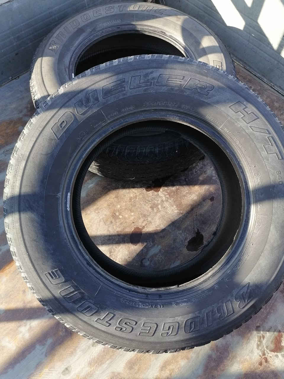 سلام عليكم خوان عدي تايرات مال فورويل 2014سعر 70الف مكاني صويره حي جاهد ***********
