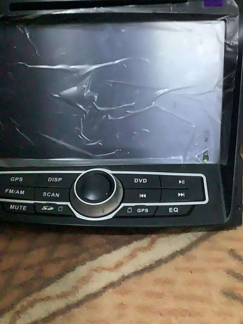 السلام عليكم شاشه ومسجل قرص ماوس زائد رام الكميه الموجوده ١١ شاشه ***********
