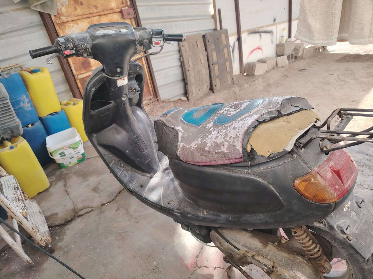 دراجه ٦٠ مزوده شغاله سلف وهندر محرك ناعم كهربائيات شغاله للبيع مكاني عامريه الفلوجه سعر 150 الف
***********
