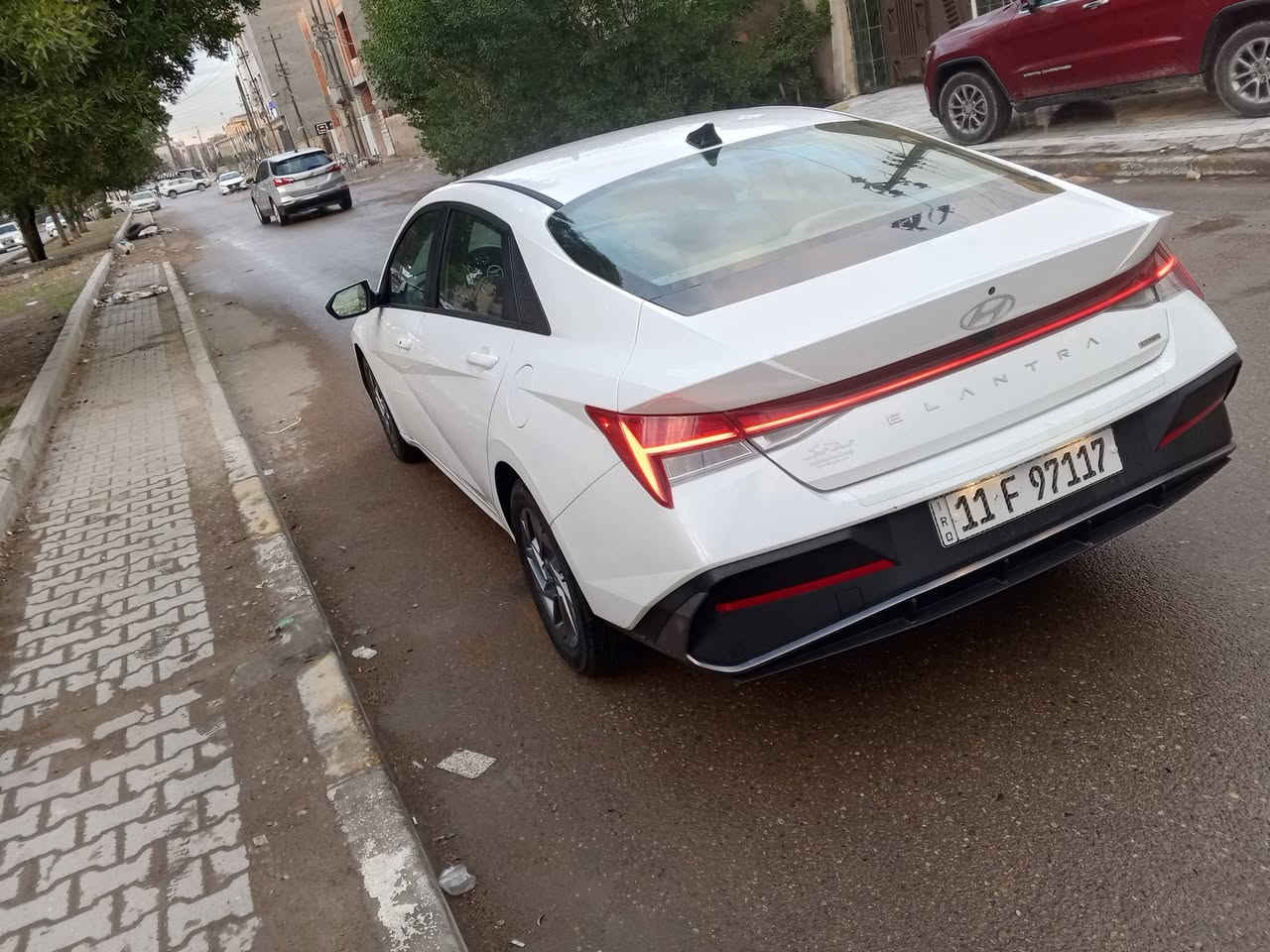 السلام عليكم
هيونداي إلنترا ٢٠٢٤ هايبرد – وارد أمريكي 

فوووول مرقم بغداد باسمي

ماشيه: 22ألف mi

الضرر: فقط جاملغ امامي وشخط بلبابتين وصور لحادث موجوده مع الصور بدون يرباك بجم كبس ليبل واحد بدون تبديل نفسهن صلحن

المواصفات

 • شاشة كبيرة

 • كشنات مخمل

 • كشنات تدفئة وتبريد  

 • ويل كب اسود

 • تشغيل عن بعد

 • رادار 

 • إشارة ترحيب

 • بصمة أبواب وبصمة تشغيل

 • مانع انزلاق

 • 3 أنظمة قيادة

 • سايد بريك كهربائي

 • شاشة

 • تثبيت مسار

 •مكان سياره بغداد الشعب 
***********
