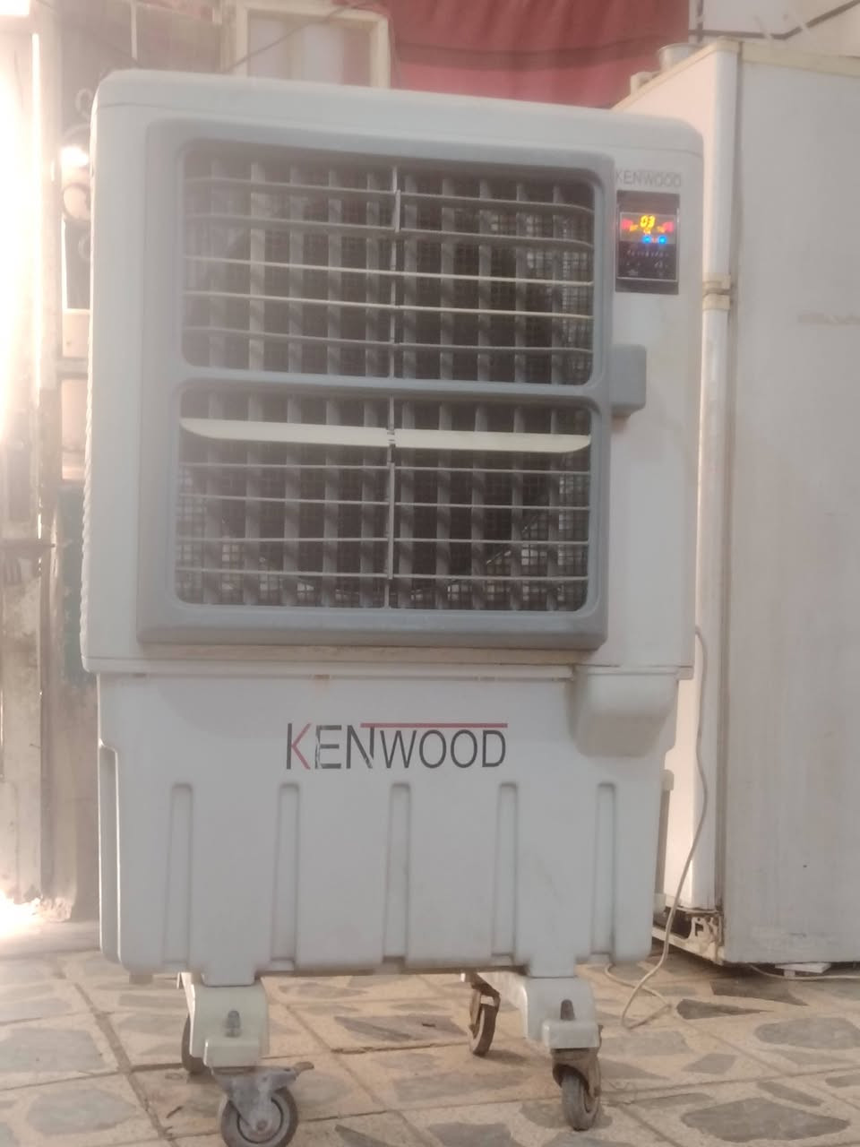 للبيع كونفيره شرط الشغل مكانه النجف الشرف كوفه شارع ميثم التمار قرب دور الحوزه ***********سعره ٩٠

