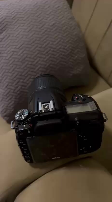كامرة نيكون 7500 اخت الجديدة
للبيع 
بغداد البلديات 
سعرهه 850 الف وبيهه مجال
***********
